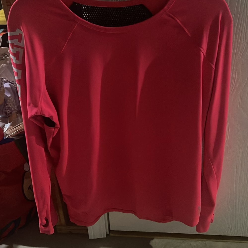 Pink top - Picture 4 of 6